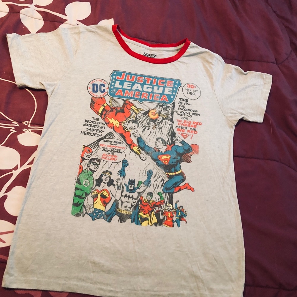 justice league graphic tee
